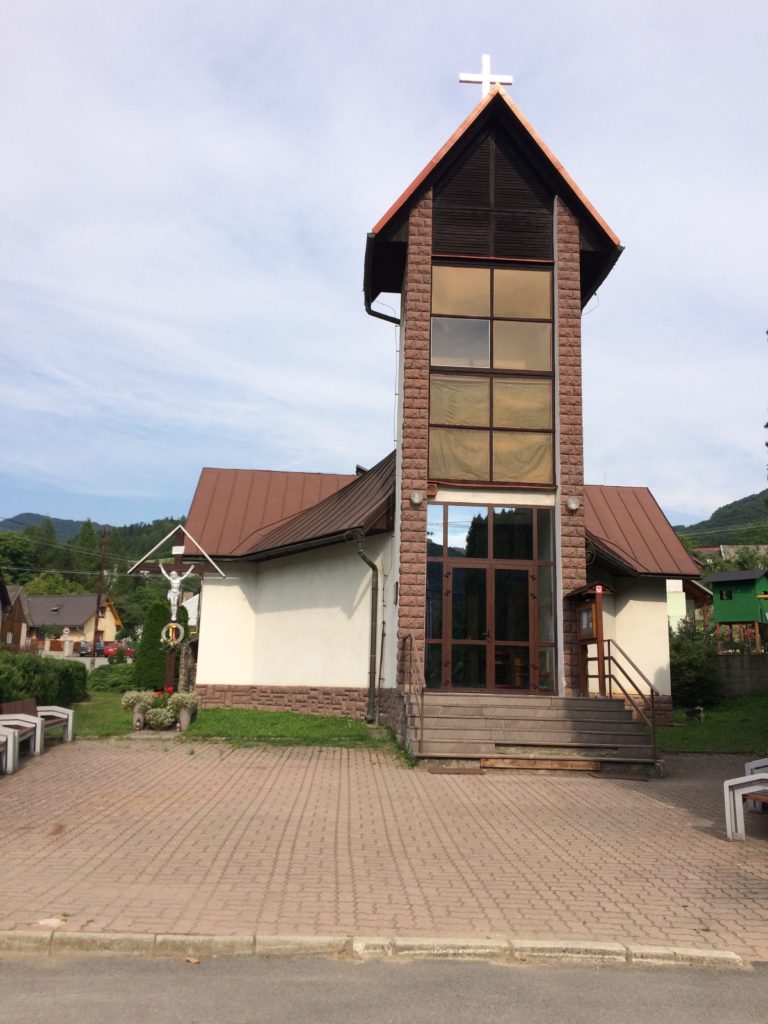 Kostol Povýšenia svätého Kríža, Praznov